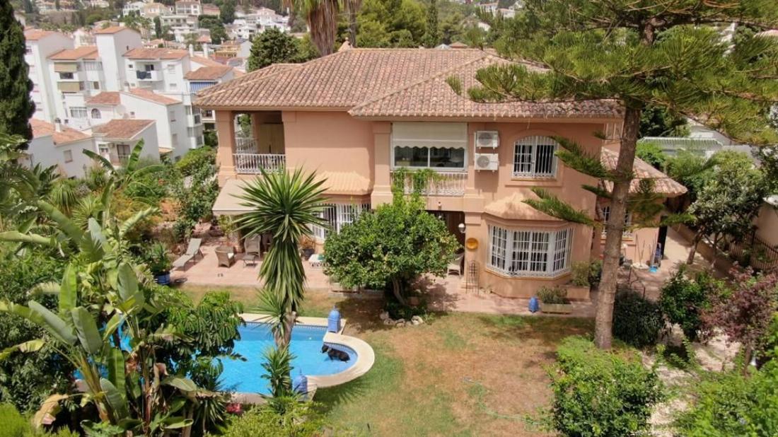 Detached Villa in El Coto